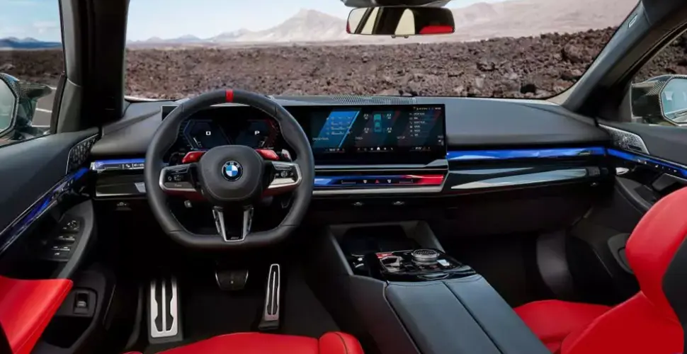 عکس نمای داخلی BMW M5 Touring