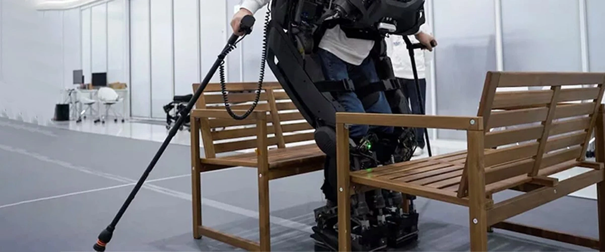 توانبخشی افراد معلول با ربات WalkOn Suit F1