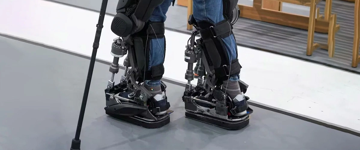 راه رفتن با ربات WalkOn Suit F1