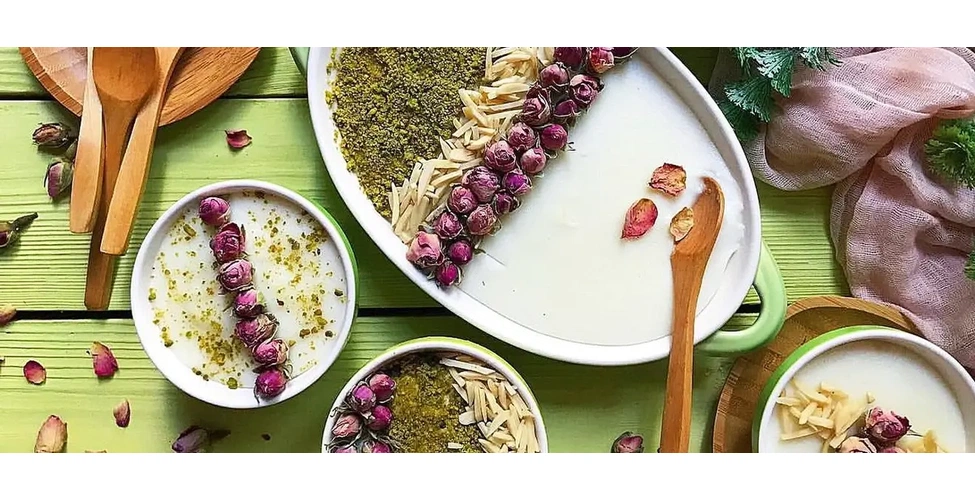 سرو و تزئین فرنی