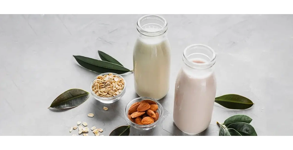 لیوان شیر بادام