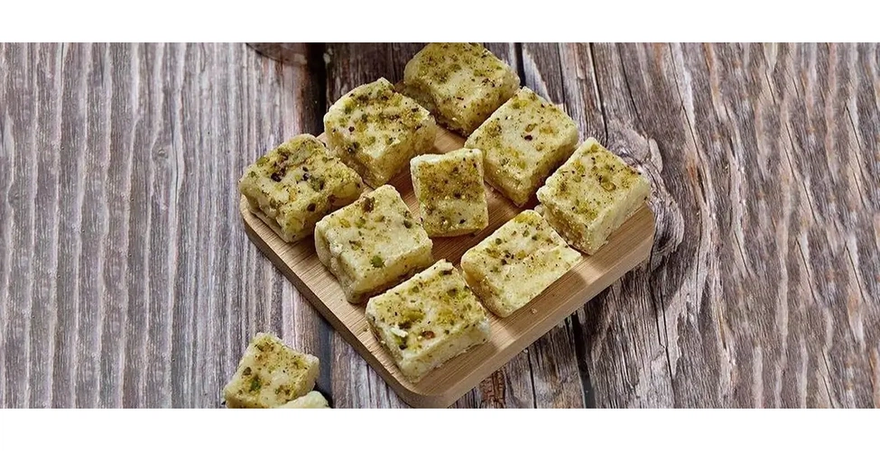 تزئین و سرو بستنی خشک