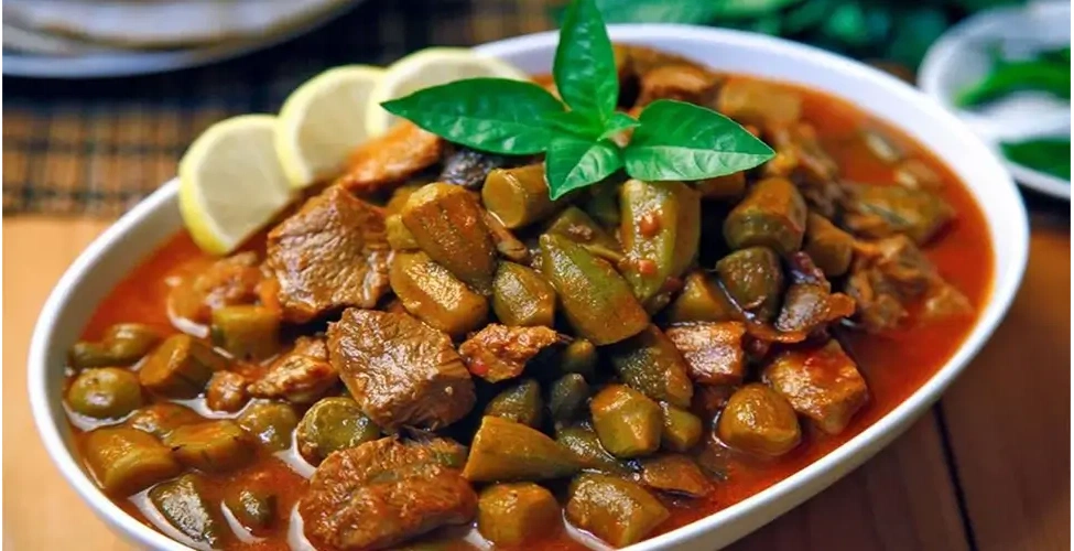 سرو خورش بامیه