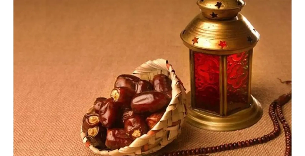 خرما و چای