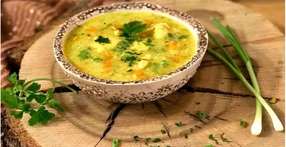 کاسه سوپ سبزیجات