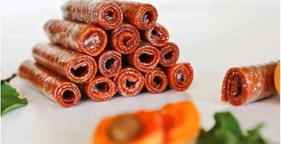 لواشک زردآلو رول شده