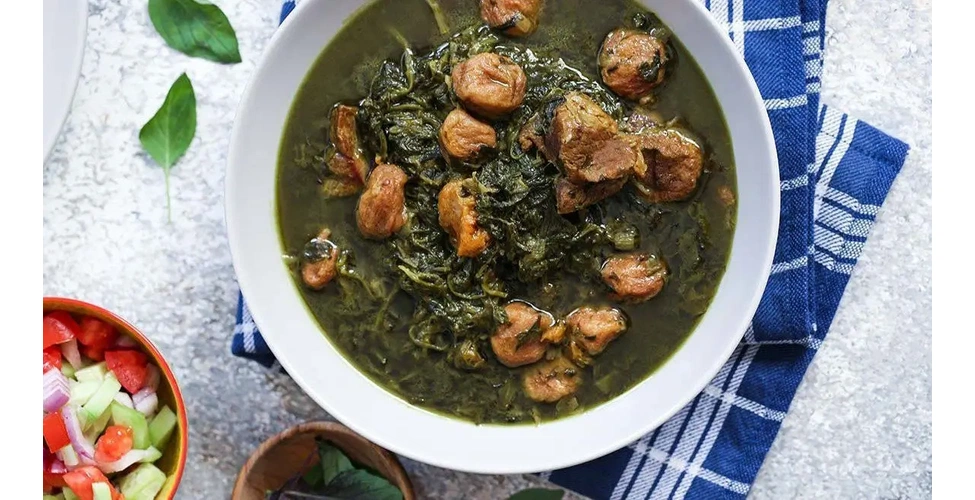 خورشت آلو اسفناج با گوشت گوسفند