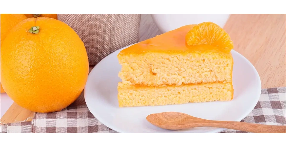 یک برش از کیک پرتقالی