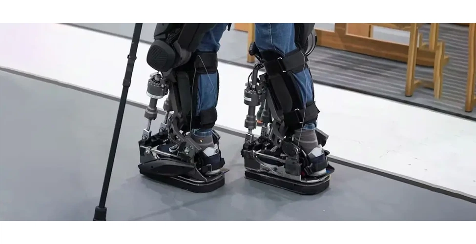 راه رفتن با ربات WalkOn Suit F1